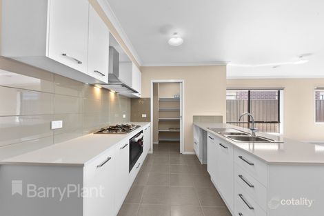 Property photo of 10 Tora Crescent Fraser Rise VIC 3336