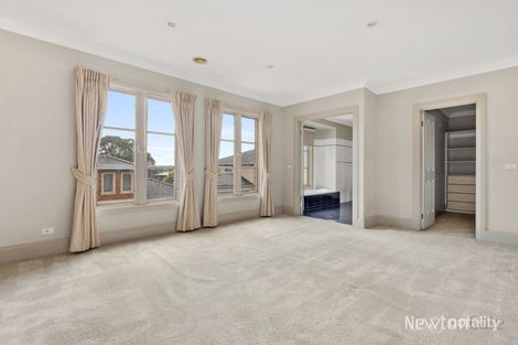 Property photo of 8/9 Refuge Close Doncaster East VIC 3109