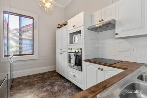 Property photo of 62 Marsh Street Armidale NSW 2350