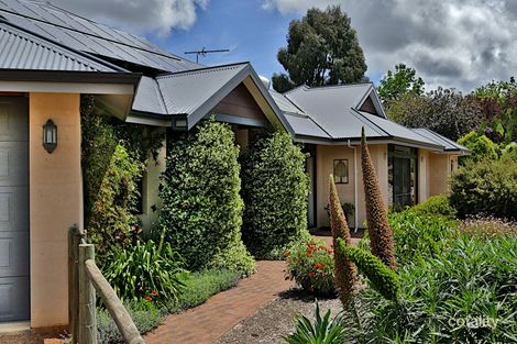 Property photo of 8 Robinia Way Kangaroo Gully WA 6255