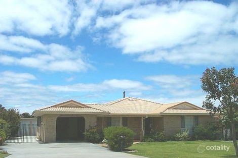 4 Granada Cres, Orana, WA 6330