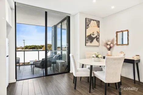 Property photo of 204/118 Gladstone Avenue Coniston NSW 2500