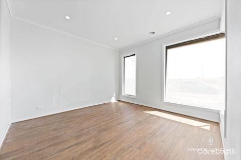 Property photo of 26 Chalcot Circuit Fraser Rise VIC 3336