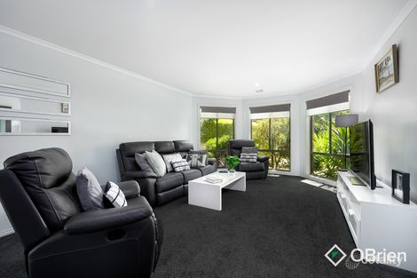 Property photo of 12 Heathwren Close Frankston South VIC 3199