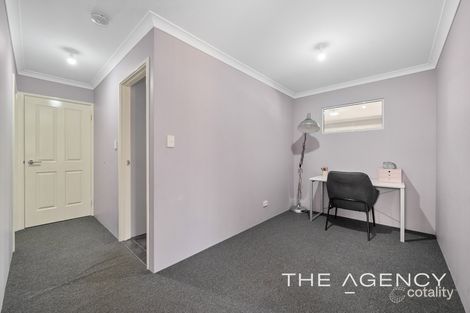 Property photo of 21 Summerville Boulevard Caversham WA 6055