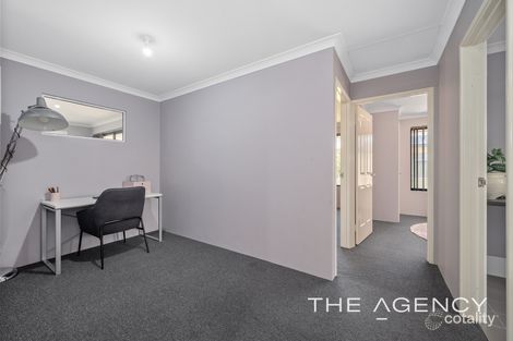 Property photo of 21 Summerville Boulevard Caversham WA 6055