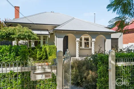 7 Gordon Rd, Black Forest, SA 5035