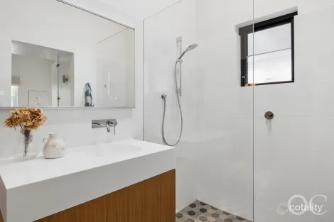 Property photo of 7 Gordon Road Black Forest SA 5035