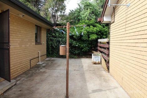 10 Button St, Strathdale, VIC 3550