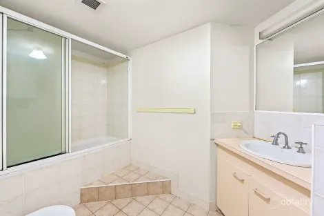 Property photo of 6/124 Queen Street Southport QLD 4215