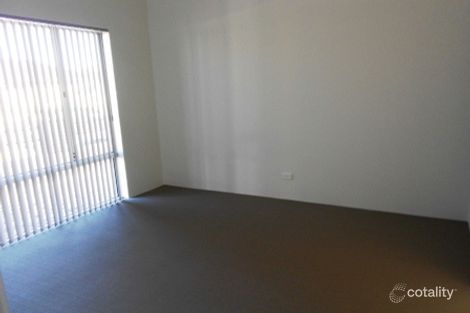 Property photo of 16 Summerville Boulevard Caversham WA 6055