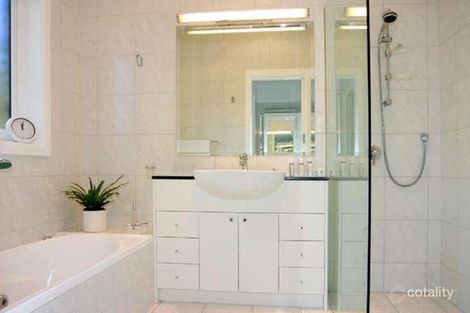 Property photo of 10 Higgins Road Bentleigh VIC 3204
