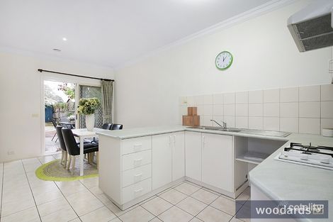 Property photo of 2/94 Truganini Road Carnegie VIC 3163