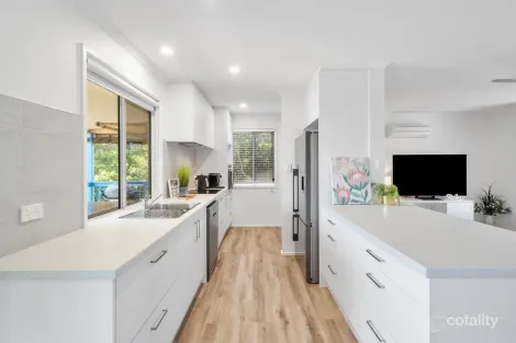 11 Lucerno Cres, Sellicks Beach, SA 5174