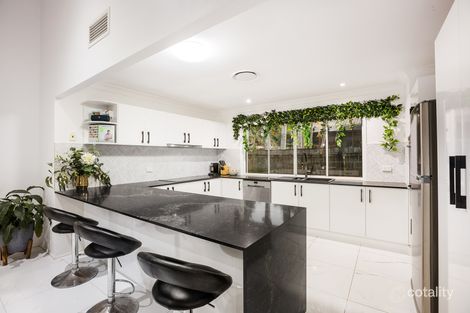 Property photo of 19 Allied Drive Arundel QLD 4214