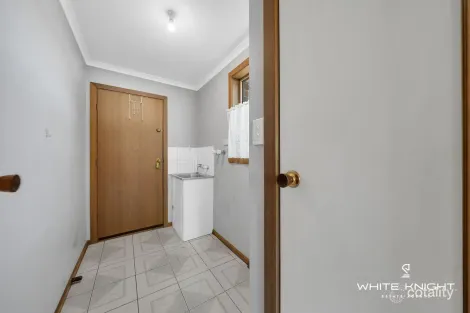 Property photo of 2/12 Errington Road St Albans VIC 3021