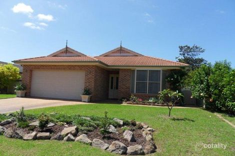2 Finch Pl, Sussex Inlet, NSW 2540