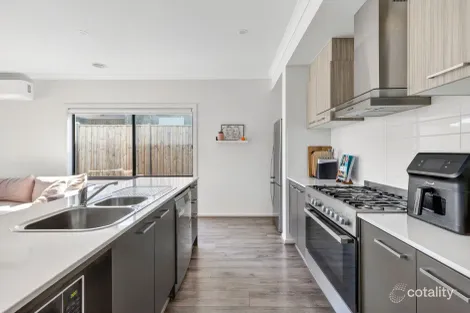 Property photo of 28 Heathcote Street Mount Duneed VIC 3217