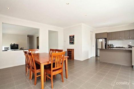Property photo of 9 Howard Place Deer Park VIC 3023
