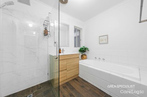 Property photo of 1 Howard Place Berwick VIC 3806