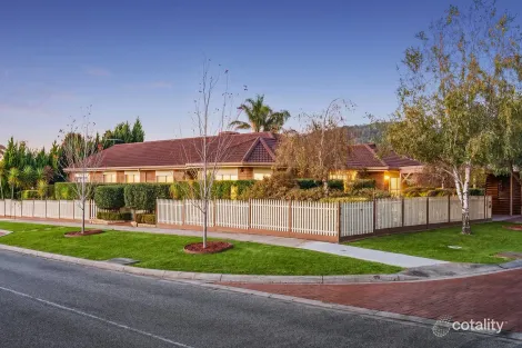 Property photo of 1 Narrawong Close Rowville VIC 3178