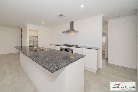 5 Goomarl St, Dudley Park, WA 6210