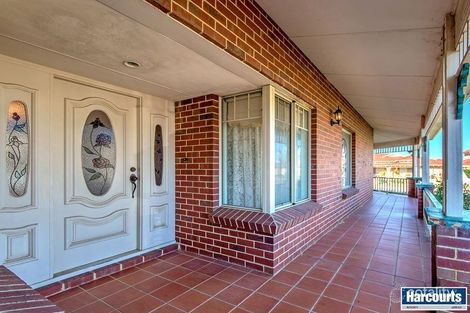 Property photo of 8 Lorikeet Court Stirling WA 6021