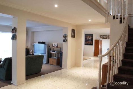 Property photo of 12 Redleaf Close Hampton Park VIC 3976