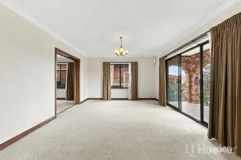 Property photo of 40 Sassafras Crescent Karabar NSW 2620