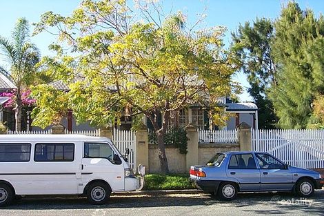 18 Hickory St, South Fremantle, WA 6162