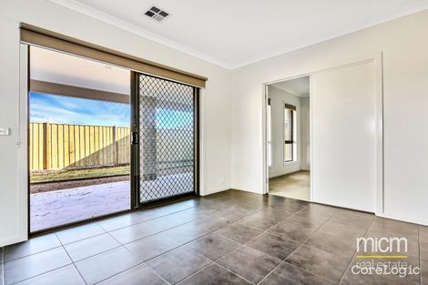 Property photo of 26 Fairwater Drive Point Cook VIC 3030