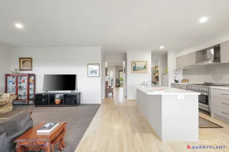 Property photo of 10 Kembla Road Cowes VIC 3922