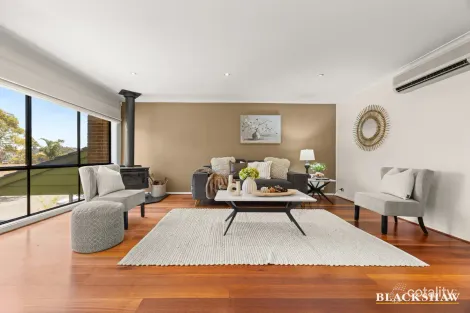 Property photo of 68 Hallen Close Phillip ACT 2606