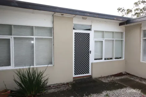 4/27 Derby Rd, Herne Hill, VIC 3218