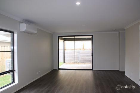 Property photo of 24 Whitsunday Circuit Pimpama QLD 4209