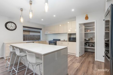 Property photo of 21 The Crossway Keilor East VIC 3033