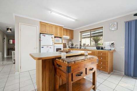 Property photo of 9 Mountainview Drive Stratford VIC 3862