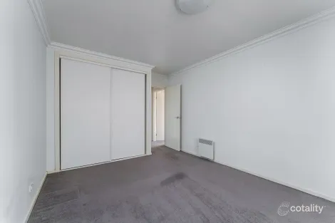 Property photo of 2/105 Orrong Crescent Caulfield North VIC 3161