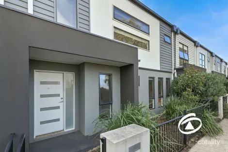 15 Carroll Walk, Pakenham, VIC 3810