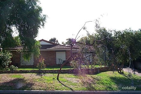 28 Moore Gdns, Kardinya, WA 6163