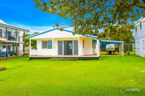 Property photo of 8 Esplanade Noosa North Shore QLD 4565