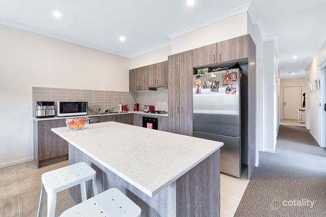 Property photo of 21 Cabernet Way Pakenham VIC 3810