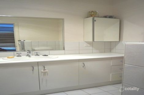 Property photo of 11 Sugargum Grove Cairnlea VIC 3023