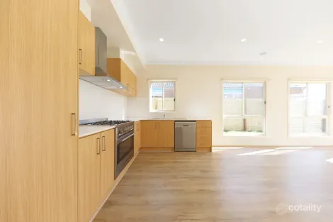 Property photo of 17 Cobram Drive Eynesbury VIC 3338