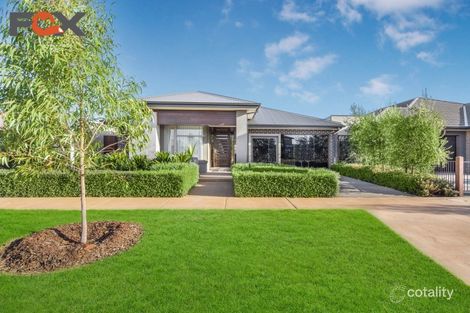 8 Wiltshire Bvd, Thornhill Park, VIC 3335