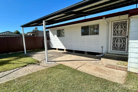 10a Park Rd, East Hills, NSW 2213