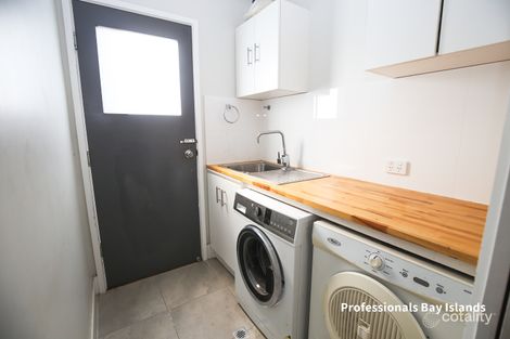 11 Boat Harbour Ave, Macleay Island, QLD 4184