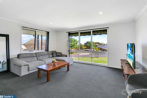 Property photo of 11 Thames Court Modbury Heights SA 5092