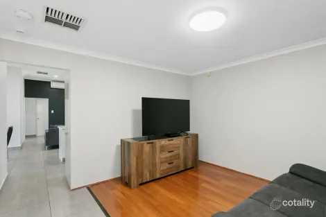 Property photo of 15 Kalkite Close Ballajura WA 6066