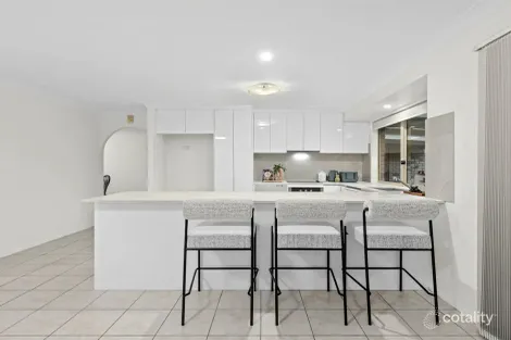 Property photo of 6 Snowbird Place Wishart QLD 4122